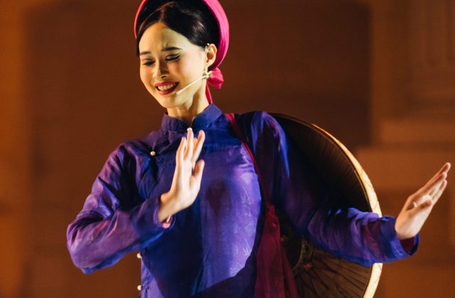 Khai mạc - 16